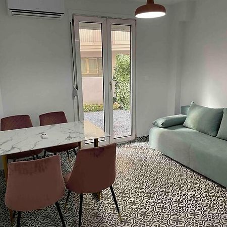 Family Apartment With Private Yard Next To Agios Dimitrios Church Thessaloníki Luaran gambar