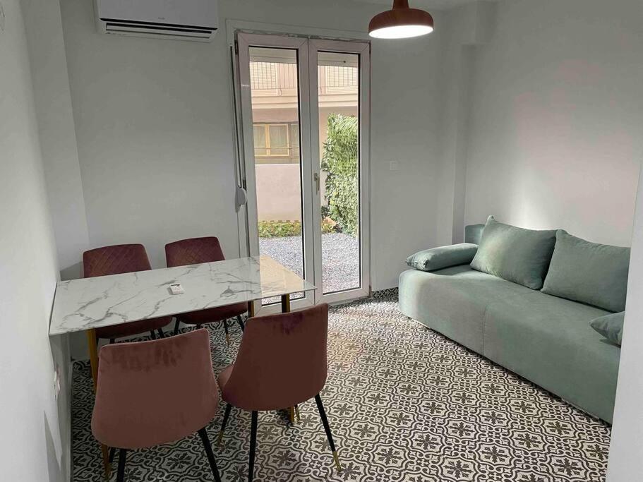 Family Apartment With Private Yard Next To Agios Dimitrios Church Thessaloníki Luaran gambar