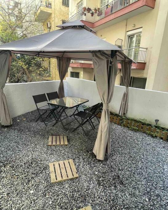 Family Apartment With Private Yard Next To Agios Dimitrios Church Thessaloníki Luaran gambar
