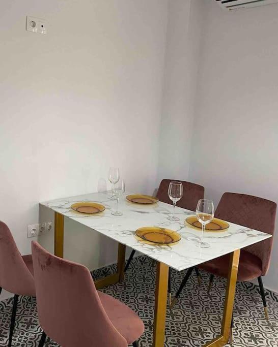 Family Apartment With Private Yard Next To Agios Dimitrios Church Thessaloníki Luaran gambar
